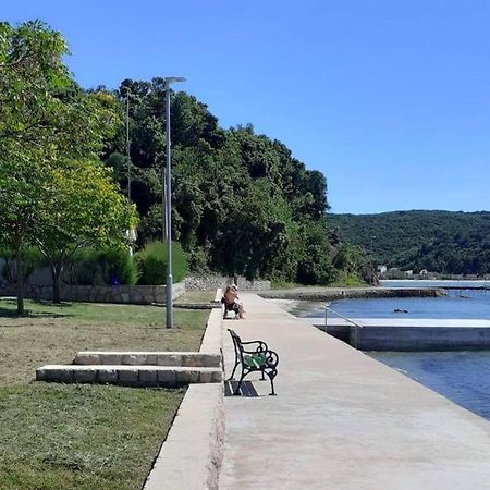 Apartments With A Parking Space Kampor, Rab - 5032 Экстерьер фото