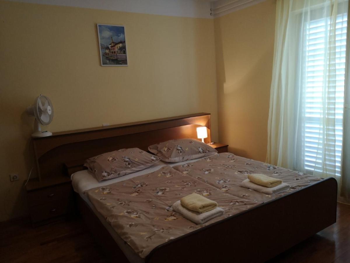 Apartments With A Parking Space Kampor, Rab - 5032 Экстерьер фото