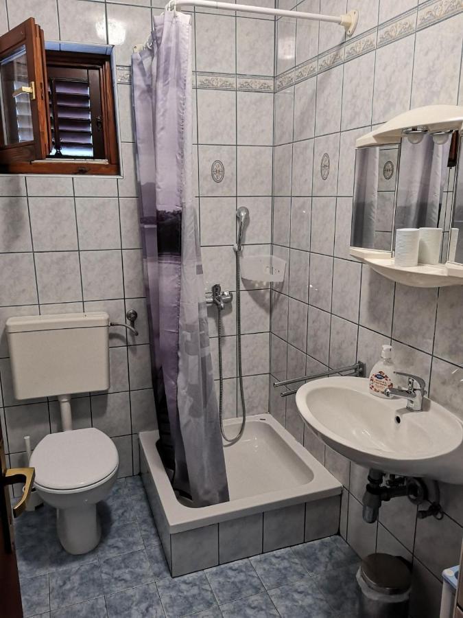 Apartments With A Parking Space Kampor, Rab - 5032 Экстерьер фото