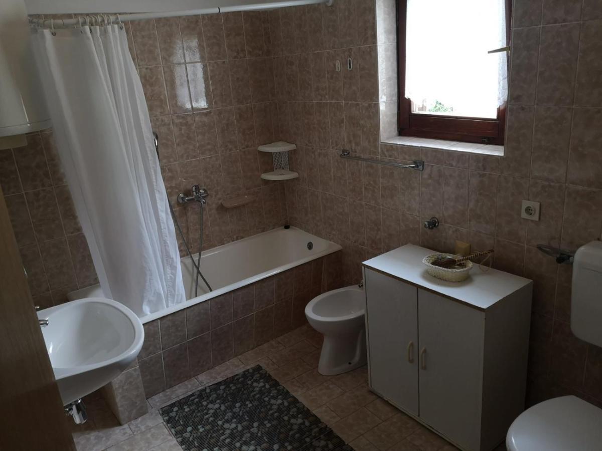 Apartments With A Parking Space Kampor, Rab - 5032 Экстерьер фото