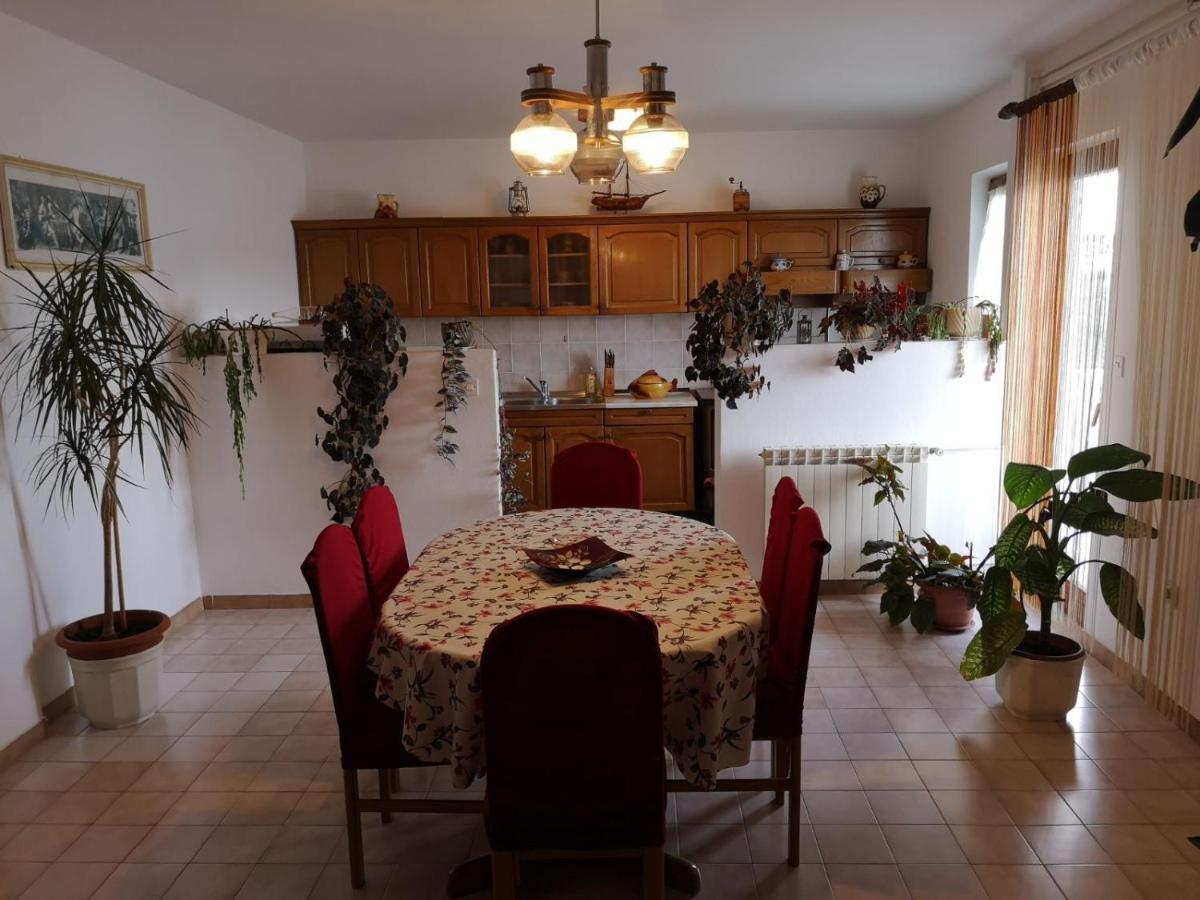 Apartments With A Parking Space Kampor, Rab - 5032 Экстерьер фото
