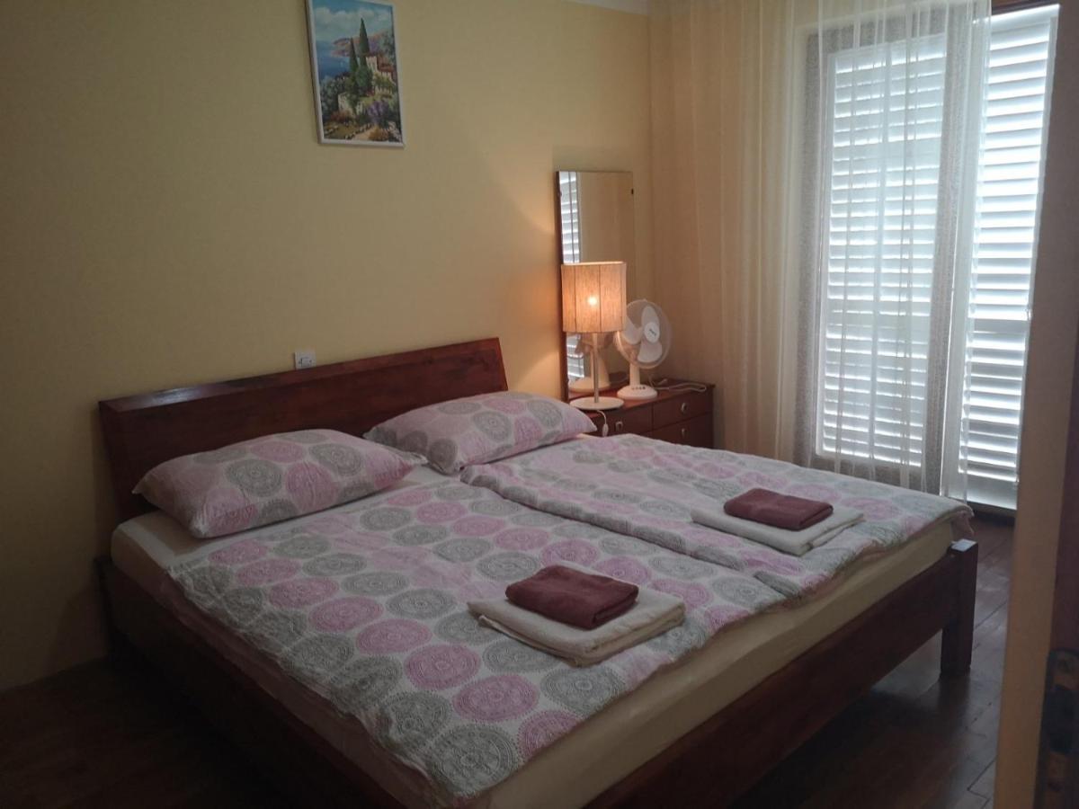 Apartments With A Parking Space Kampor, Rab - 5032 Экстерьер фото