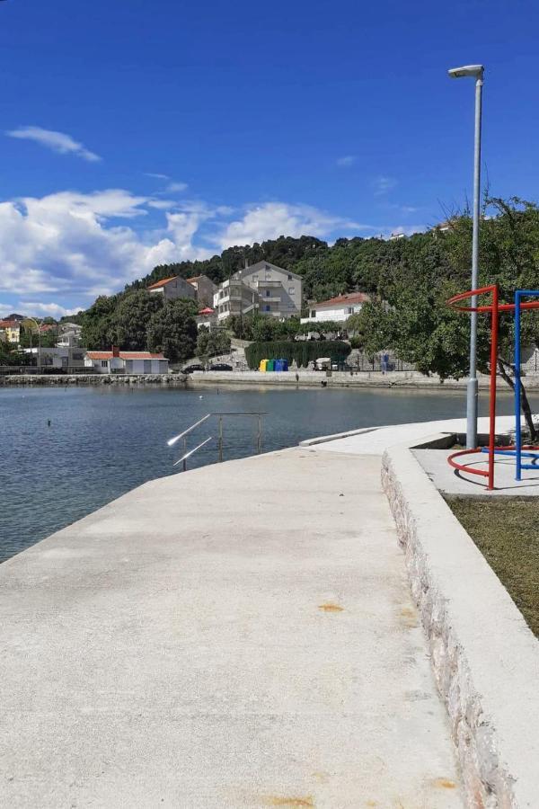 Apartments With A Parking Space Kampor, Rab - 5032 Экстерьер фото